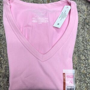V Neck short sleeve Seamless Tee
Great for layering
Color pastel pink